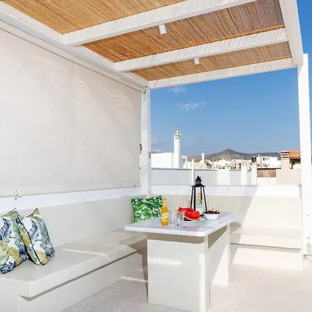 Casa de Férias 5 Star 3bdr, 2bth, Roofdeck, Naxos Town *