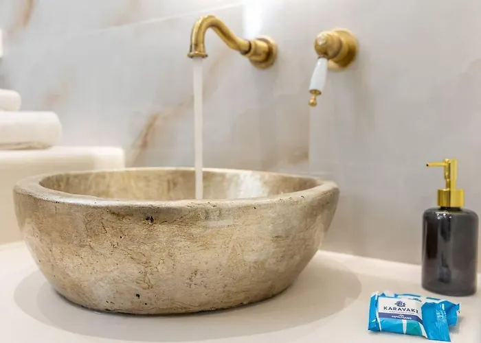 5 Star 3bdr, 2bth, Roofdeck, Naxos Town Dom wakacyjny