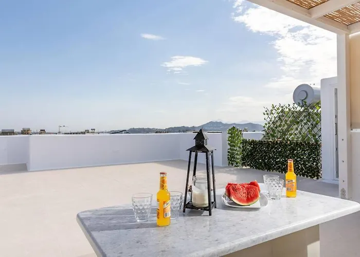 5 Star 3bdr, 2bth, Roofdeck, Naxos Town *
