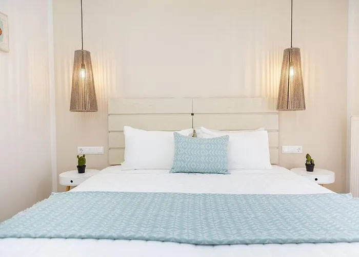 5 Star 3bdr, 2bth, Roofdeck, Naxos Town *