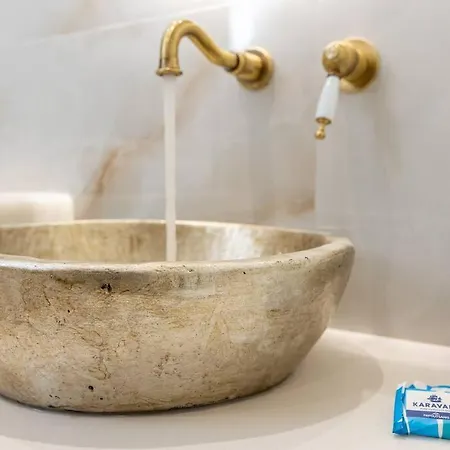 5 Star 3bdr, 2bth, Roofdeck, Naxos Town Holiday home