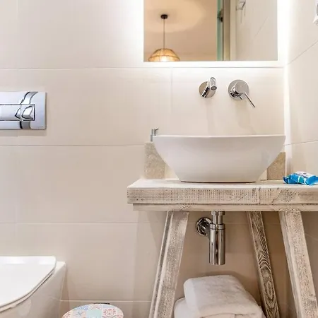 5 Star 3bdr, 2bth, Roofdeck, Naxos Town Holiday home