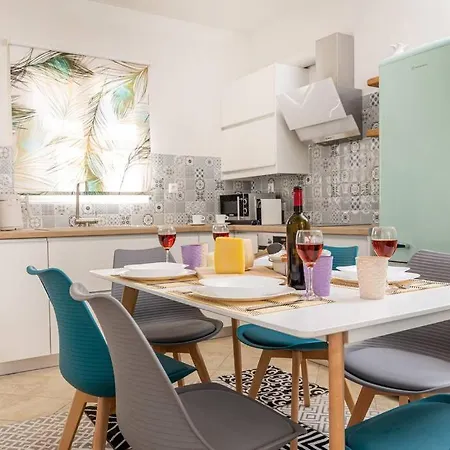 5 Star 3bdr, 2bth, Roofdeck, Naxos Town